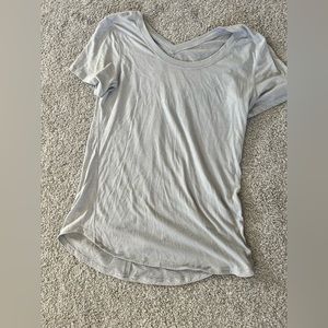 Light weight lululemon T-shirt